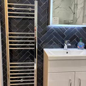 Bild von Coral Bathrooms EK Ltd
