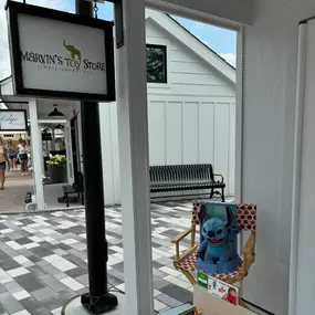 Going to the Art & Street Fair in McHenry today? Make sure you come visit us at the @mchenryriverwalkshoppes 
We’re shop #8
Come play with @plusplususa blocks & get a free sample with a Marvin’s Toy Store sticker????????????. We’re also giving you 20% ALL PLUS PLUS (McHenry shop)
Open 10-6 pm
Make sure to visit all 10 tiny shops here, there’s lots of fun going on.