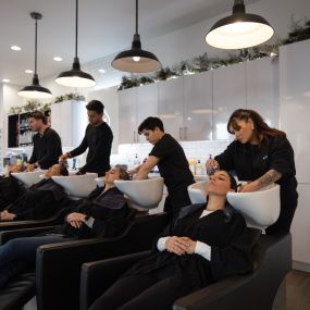 Bild von BOND Salon - Midtown