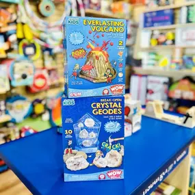 Fun experiments for your inquisitive kiddo! How do volcanoes work? What's in that rock? Let's find out. These kits have everything you need for easy- but fun and educational experiments.
.
.
.
#childsplaytoyssf #dtsf #thebridgesat57th #shopsmall #shoplocal #christmas #hoilday #siouxfalls