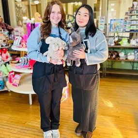 ???? We're proud to be a 605 Jellycat spot! Shop Jellycat Downtown, The Bridges, or online.
.
.
.
#childsplaytoys #childsplaytoyssf #childsplaytoysiouxfalls #siouxfalls #childsplay #bookstore #bookstoresiouxfalls #babystoressiouxfalls #babystoresiouxfalls #babysiouxfalls #kidsstoresiouxfalls #toystoresiouxfalls #dtsf #thebridgesat57th #jellycat #plush