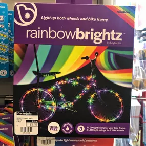 Light up accessories for bikes?! Yes please! And as parents we appreciate that it’s also an excellent added safety feature, making them more visible! ❤️