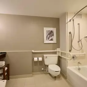 Guest room bath