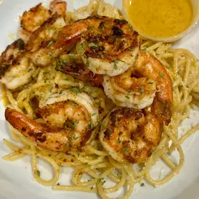 Shrimp pack with garlic noodles