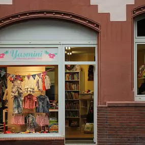 Bild von Yasmini-Gutes aus zweiter Hand Kindersecondhand Frankfurt am Main