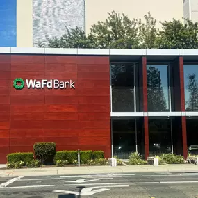 Photo of the WaFd Bank Branch location in Santa Rosa, California. Located at 500 Third Street, Santa Rosa, CA  95401