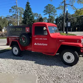 Thank you to Josh Dike from Winter Springs State farm for generously donating a tree to a local family during this holiday season. Winter Springs Police are happy to assist!