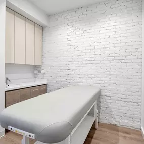 SUGARED + BRONZED Upper West Side sugaring room