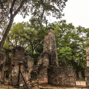 Nearby Bulow Plantation Ruins Historic State Park offers a combination of history, nature, and recreational opportunities