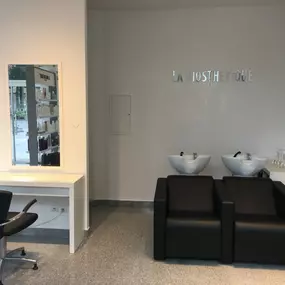 Adriano Haarstudio Friseur Düsseldorf - La Biosthetique