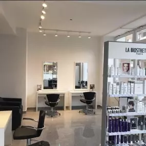 Adriano Haarstudio Friseur Düsseldorf - La Biosthetique