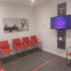 Sala de espera del Centro Auditivo GAES  Granollers