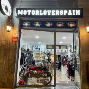 Bild von Motorloverspain Tu tienda de Ropa,Recambios y Accesorios de moto