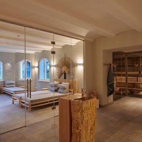 Privates Spa mit finnischer Sauna, Bio-Sauna, Ruheraum und Saunagarten in den Pineblue Villas in Heringsdorf auf Usedom