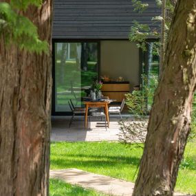 Blick zur Villa/zum Ferienhaus „Hideaway“ in den Pineblue Villas in Heringsdorf auf Usedom