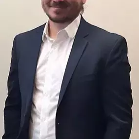 Jacob Dudzinski, MD, is a dermatology resident in Chicago, with AOA honors from SLU Med and a biochemistry degree from Loyola University Chicago.