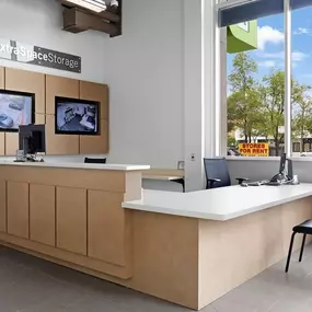 Security Screens - Extra Space Storage at 5160 N Northwest Hwy, Chicago, IL 60630