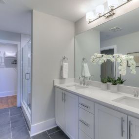 Modern Bathrooms w/ Walk-In Closets