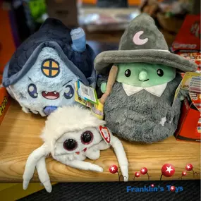 Need to get your fix of Halloween cuteness*? We've got what you need! Visit us in #severnapark or #annapolis.
(*Cute inventory might vary by store.)
#halloweenstuffie #cutehalloween #toystore