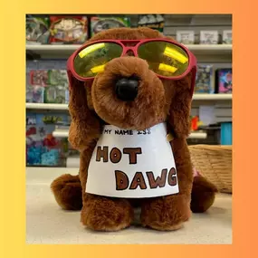 Hot diggity dawg, it's hot outside! ☀ Hot Dawg likes it though. ???? He's got his sunglasses and is ready to hang by the pool!