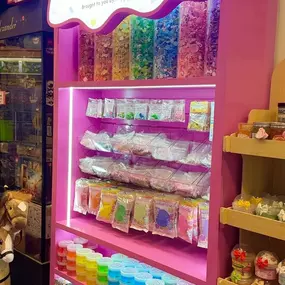 Our new DIY slime display is here ! Mix and match to make your ultimate slime !???? #etrunktoys #eugeneoregon #localbusiness #toystore #localtoystore #kawaiislimecompany #diykawaiislimeworkshop