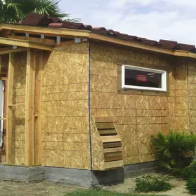 Custom-built casitas in Palm Desert by Kellner Construction, providing charming guest houses.