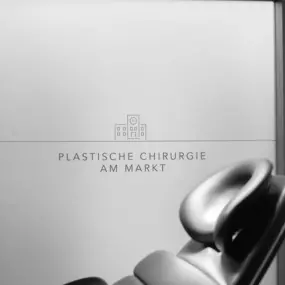 Dr. med. Jens Neumann ist Ihr Facharzt für Plastische, Ästhetische und Rekonstruktive Chirurgie in seiner Praxis Plastische Chirugie am Markt in Stuttgart.