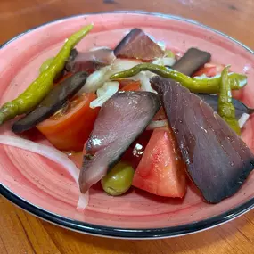 Restaurante_EL_GAMBA_ALICANTE_ensalada_salazones_alicantinos.jpg