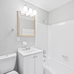 Bathroom at Georgian Oaks Apartments