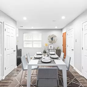 Dining Room at Georgian Oaks Apartments