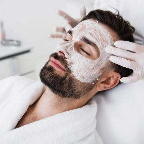 Man Facial Treatment Isha Beauty and wellness spa