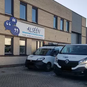 Wij staan graag voor u klaar