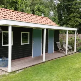 Schuur met veranda