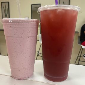 Te and strawberry shake