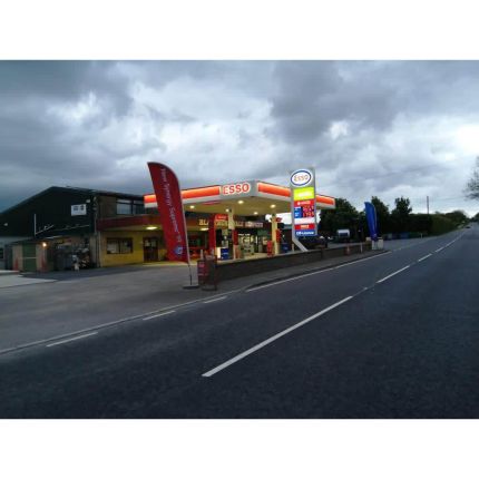 Logo from Blackmore Vale Services (Esso & Londis)