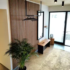 Garderobe aus Massivholz von STAEMMIG
