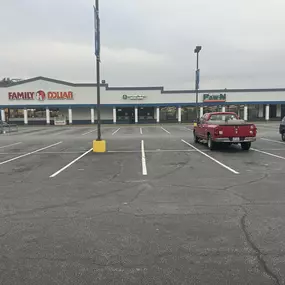 Exterior of ACE Cash Express in High Point , North Carolina offering Check Cashing and Money Services.