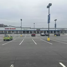 Exterior of ACE Cash Express in High Point , North Carolina offering Check Cashing and Money Services.