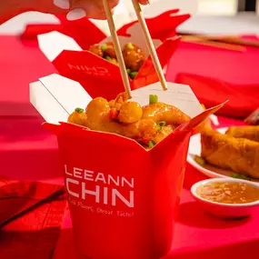 Bild von Leeann Chin - Closed