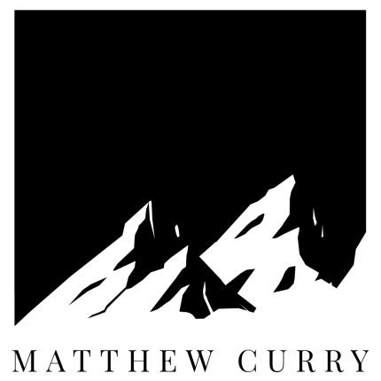 Logótipo de Matthew Curry