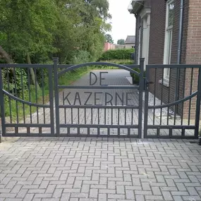 eigentijdse poort