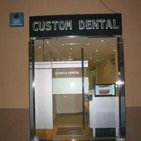 Bild von Custom Dental