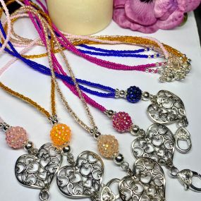 Bild von Beadazzled Lanyards