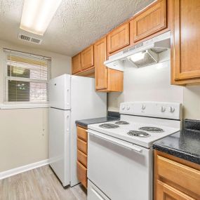 Fully-Equipped Kitchen at Bradford Gwinnett Apartments & Townhomes