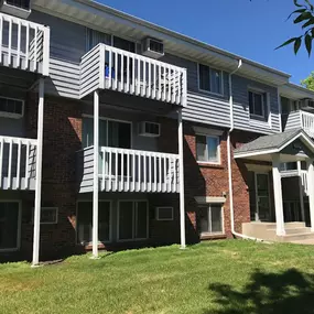 Property Exterior at Covington Place Apartments, St Cloud