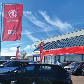 MG Grantham Exterior Showroom Forecourt