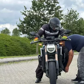 Bild von Motorrijschool Learn to Ride