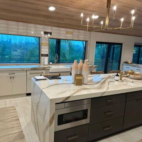 Bild von Master Kitchen Cabinets