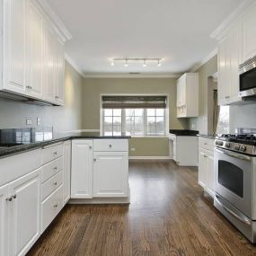 Bild von Master Kitchen Cabinets