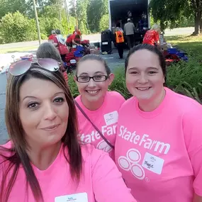 Team members Lana, Jessica and Maggie are volunteering today!